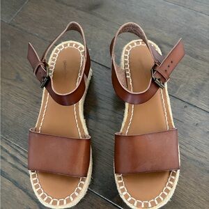 Universal Thread Tan Leather Sandals